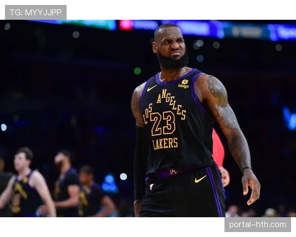 詹姆斯创历史最年长三双纪录湖人战术体系依赖经验